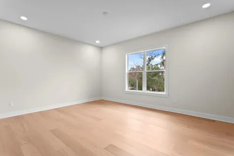 5021 W Leona Street Tampa FL 33629