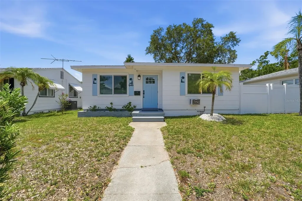 646 38th Avenue N St Petersburg FL 33704