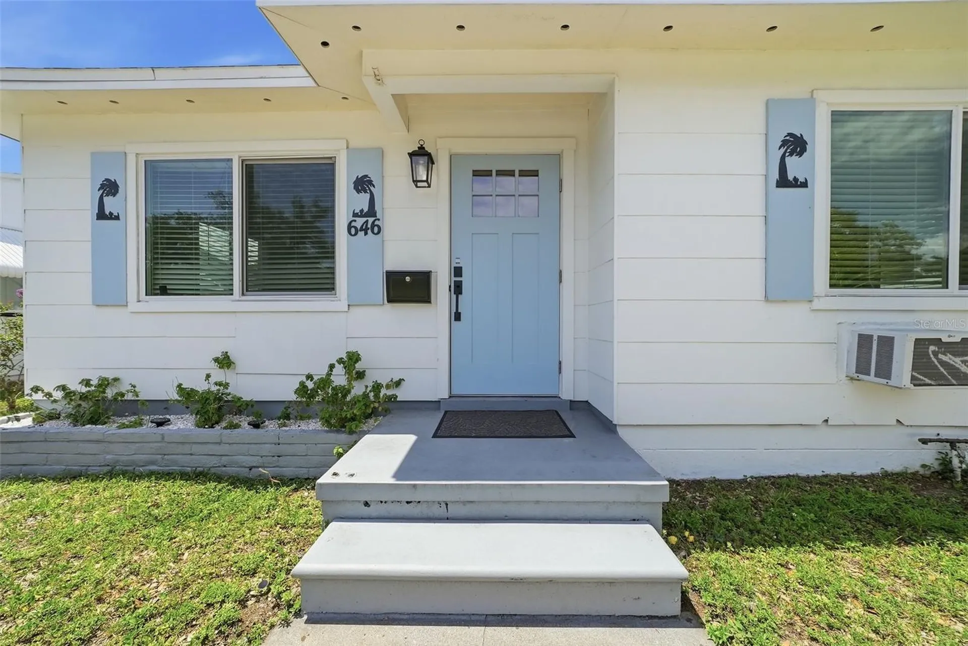 646 38th Avenue N St Petersburg FL 33704
