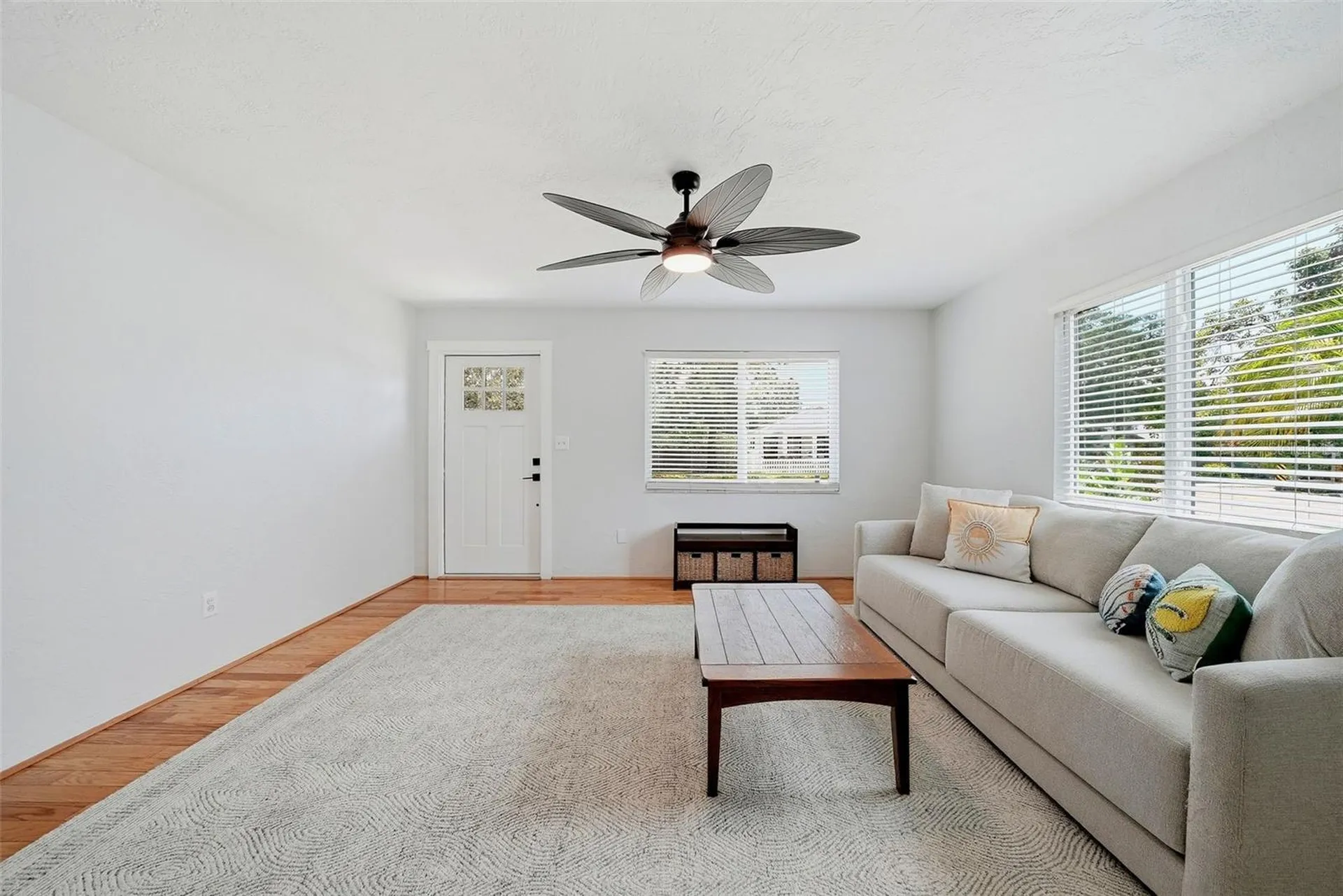 646 38th Avenue N St Petersburg FL 33704