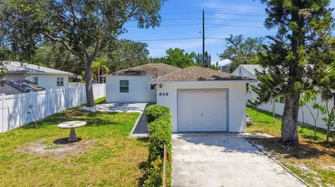 646 38th Avenue N St Petersburg FL 33704