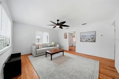 646 38th Avenue N St Petersburg FL 33704