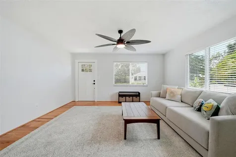 646 38th Avenue N St Petersburg FL 33704