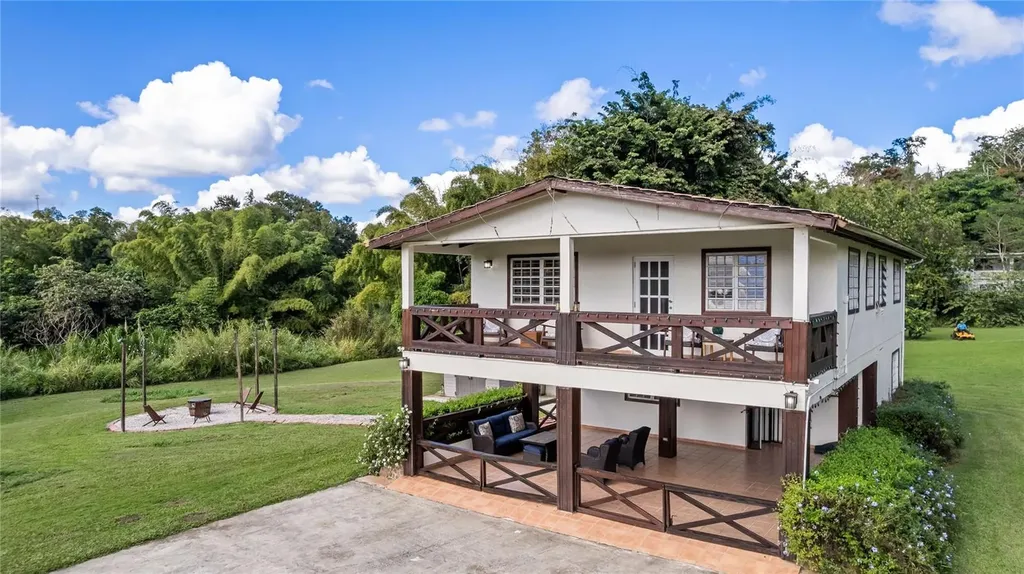 6882 Avenida Campo Bello Bo. Rincon Cidra PR 00739
