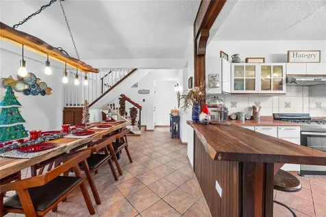 6882 Avenida Campo Bello Bo. Rincon Cidra PR 00739