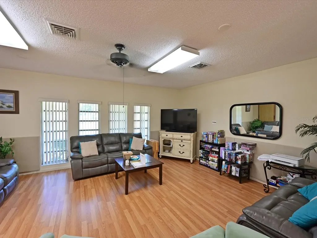 4105 35th Avenue W Bradenton FL 34205