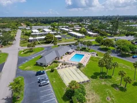 4105 35th Avenue W Bradenton FL 34205