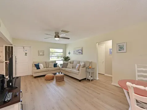 4105 35th Avenue W Bradenton FL 34205
