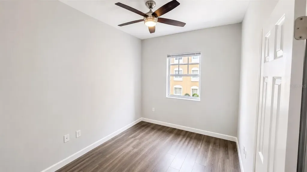 1064 N Tamiami Trail Sarasota FL 34236
