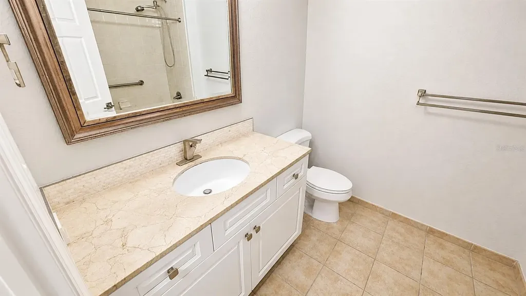 1064 N Tamiami Trail Sarasota FL 34236