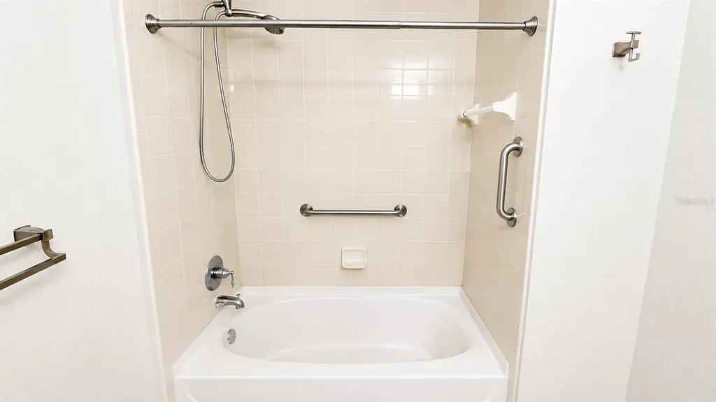 1064 N Tamiami Trail Sarasota FL 34236