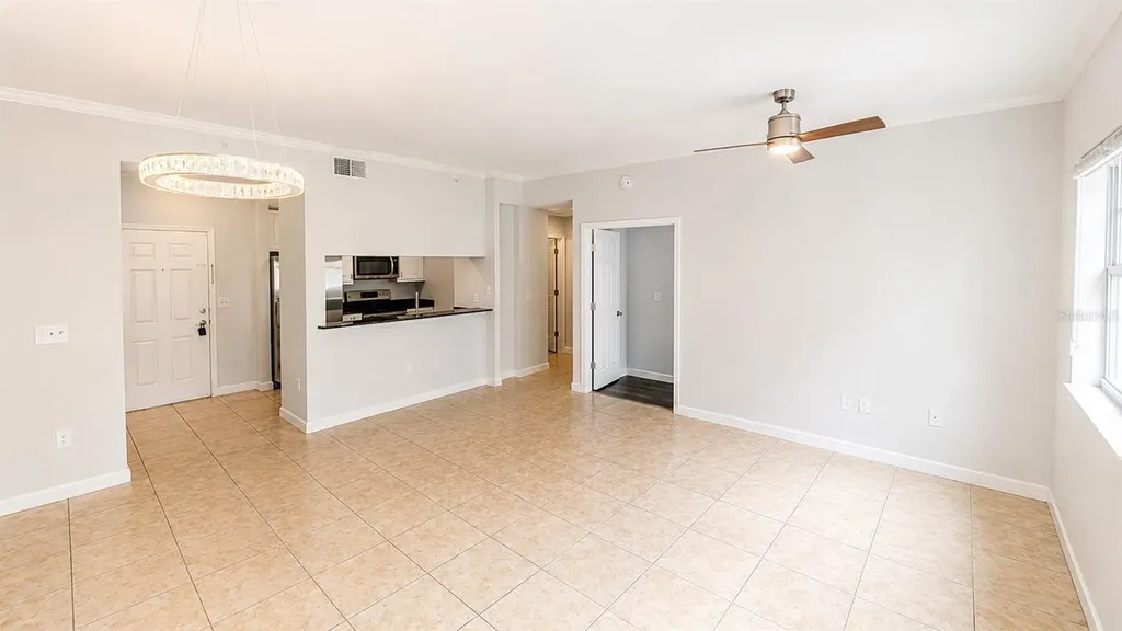 1064 N Tamiami Trail Sarasota FL 34236