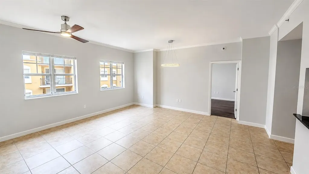 1064 N Tamiami Trail Sarasota FL 34236
