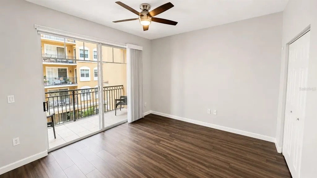 1064 N Tamiami Trail Sarasota FL 34236