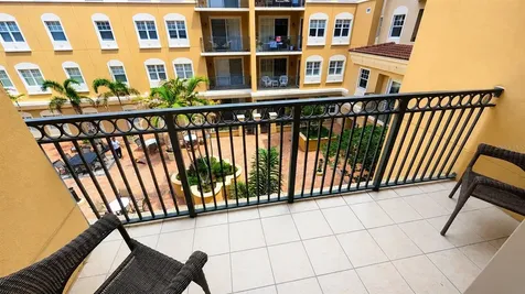 1064 N Tamiami Trail Sarasota FL 34236