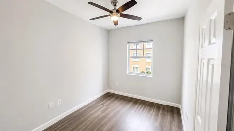 1064 N Tamiami Trail Sarasota FL 34236