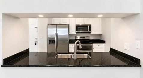 1064 N Tamiami Trail Sarasota FL 34236