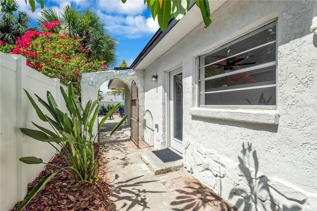 3903 W Palmetto Street Tampa FL 33607