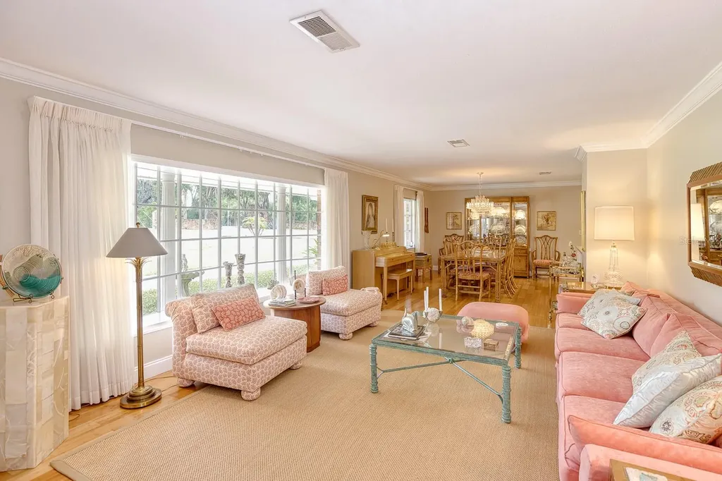 900 N Citrus Avenue Howey In The Hills FL 34737