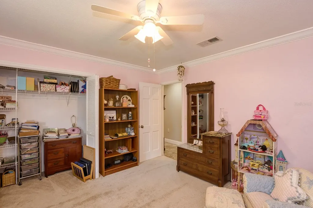 900 N Citrus Avenue Howey In The Hills FL 34737