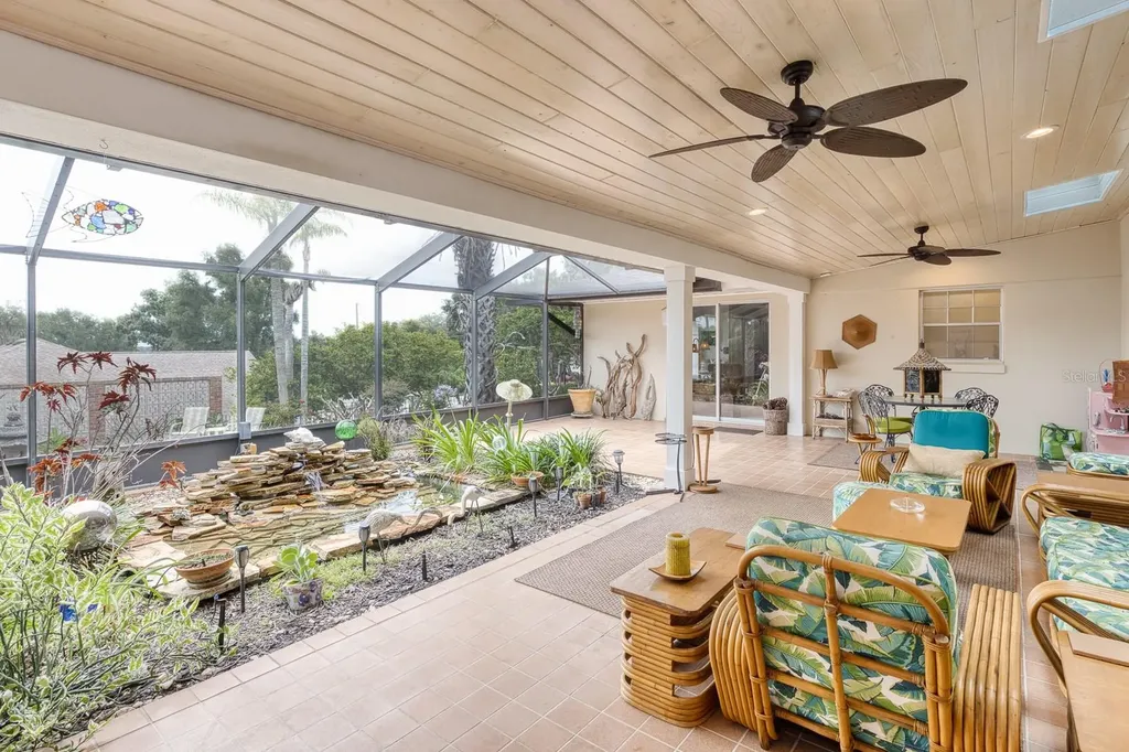 900 N Citrus Avenue Howey In The Hills FL 34737