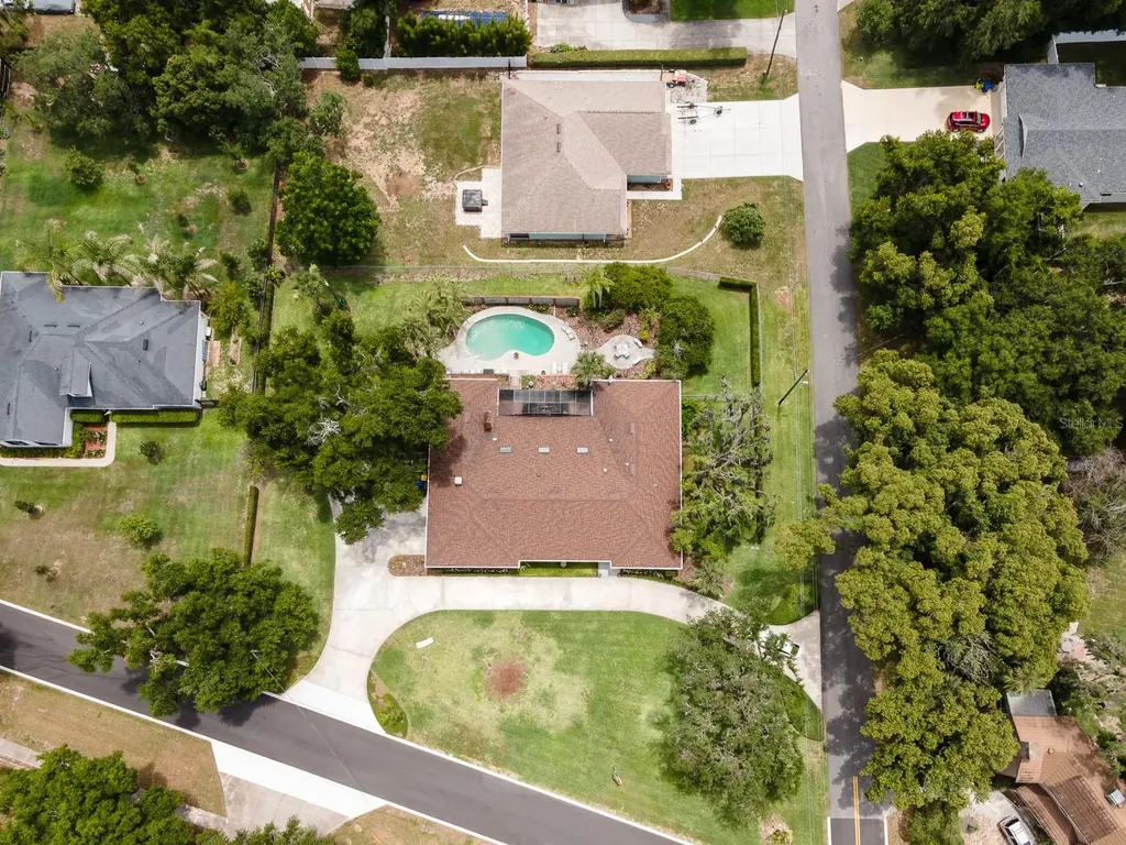 900 N Citrus Avenue Howey In The Hills FL 34737