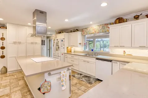 900 N Citrus Avenue Howey In The Hills FL 34737