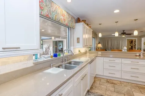 900 N Citrus Avenue Howey In The Hills FL 34737