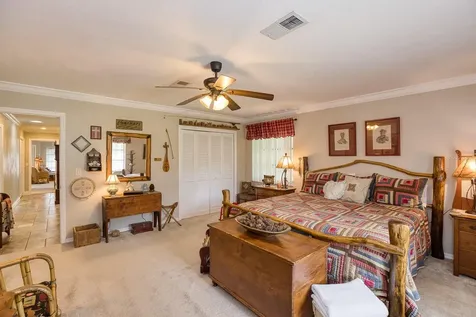 900 N Citrus Avenue Howey In The Hills FL 34737