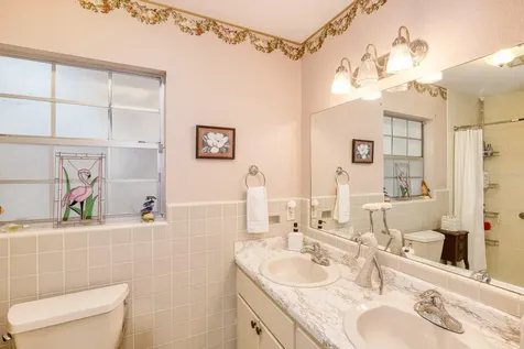 900 N Citrus Avenue Howey In The Hills FL 34737