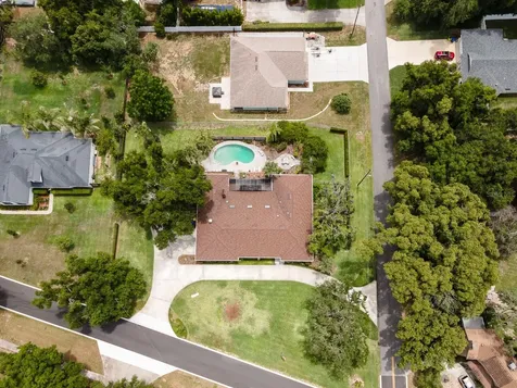 900 N Citrus Avenue Howey In The Hills FL 34737