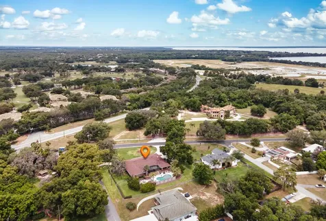 900 N Citrus Avenue Howey In The Hills FL 34737