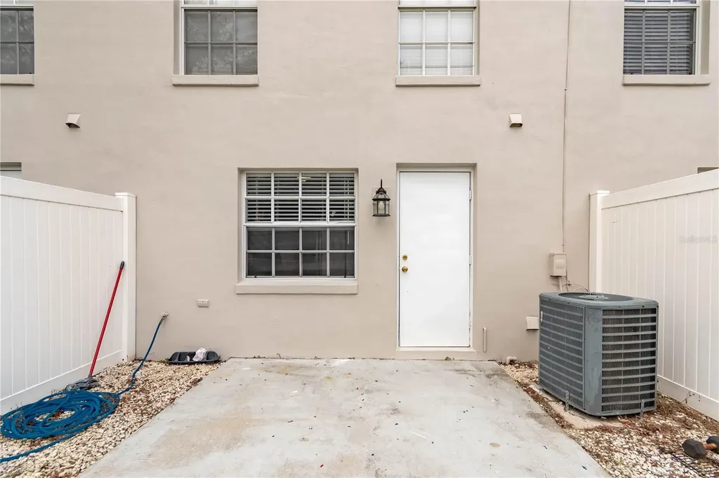 13538 Embassy Park Court Dade City FL 33525