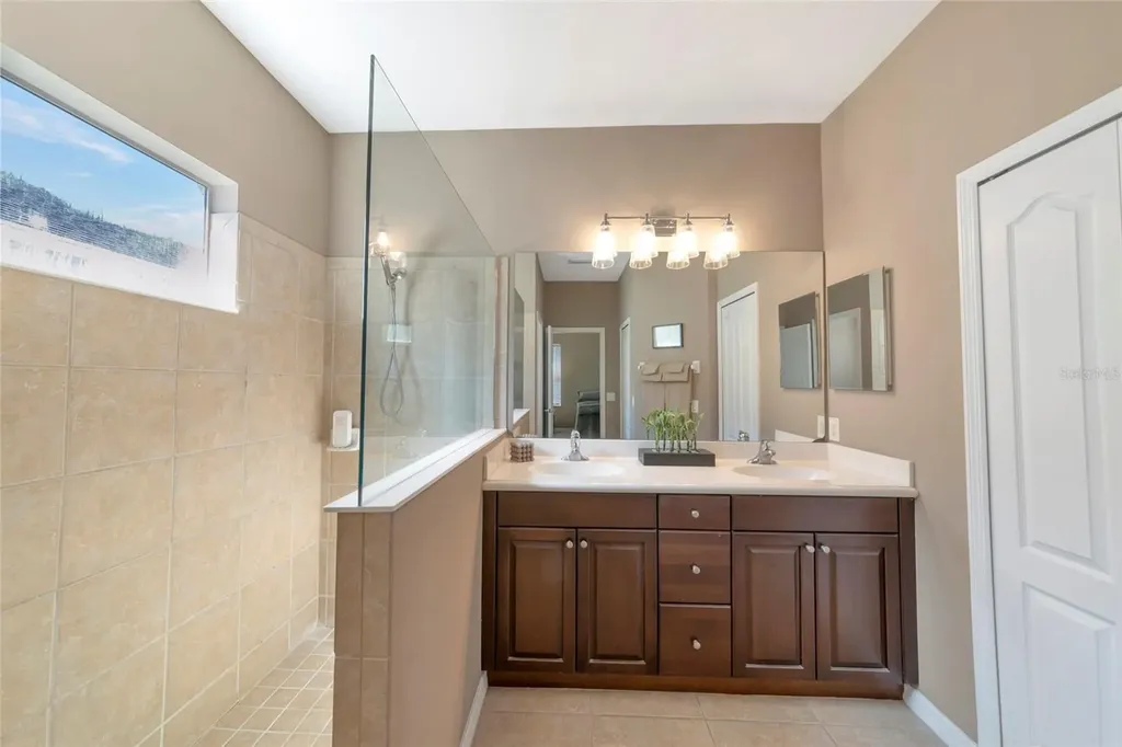 4930 Newport News Circle Bradenton FL 34211