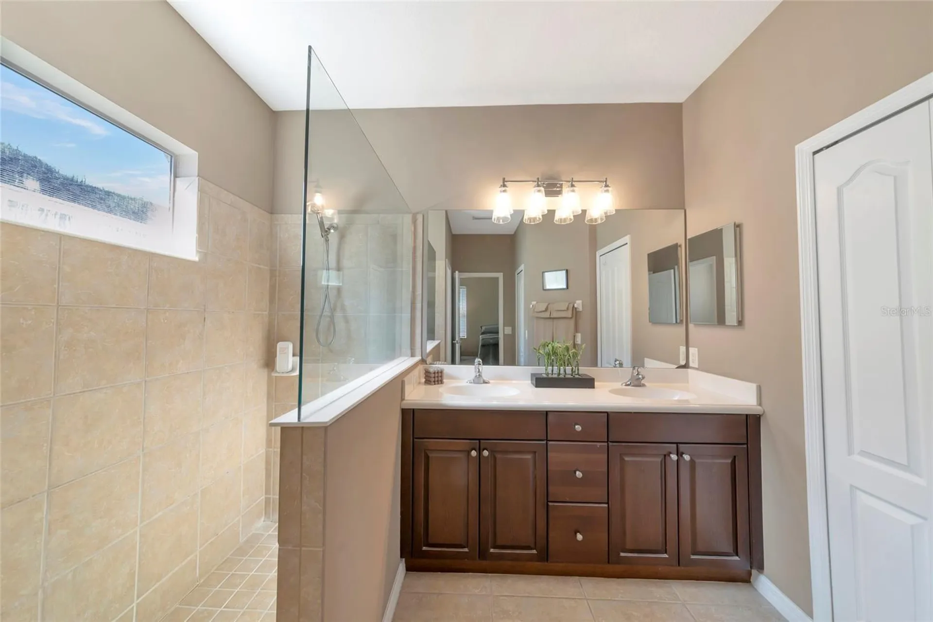 4930 Newport News Circle Bradenton FL 34211