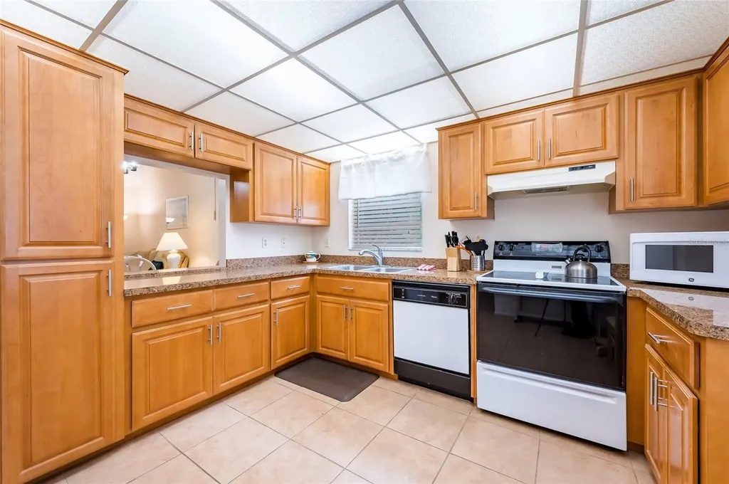 4807 Village Gardens Drive Sarasota FL 34234