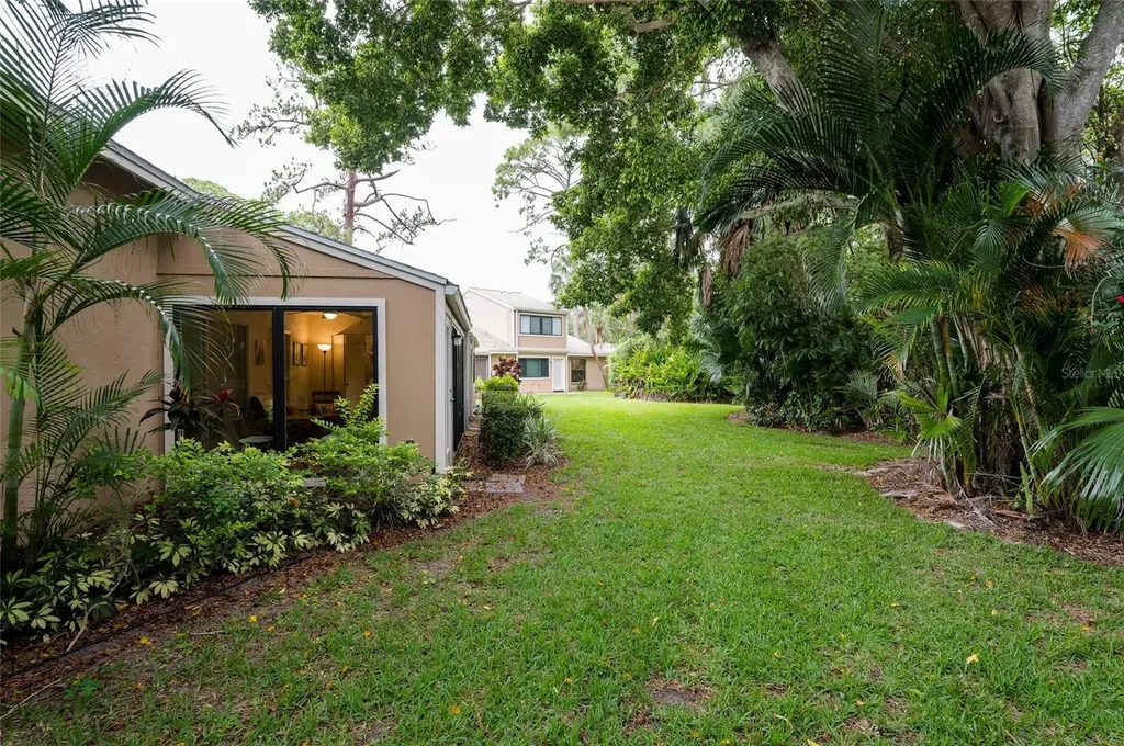 4807 Village Gardens Drive Sarasota FL 34234