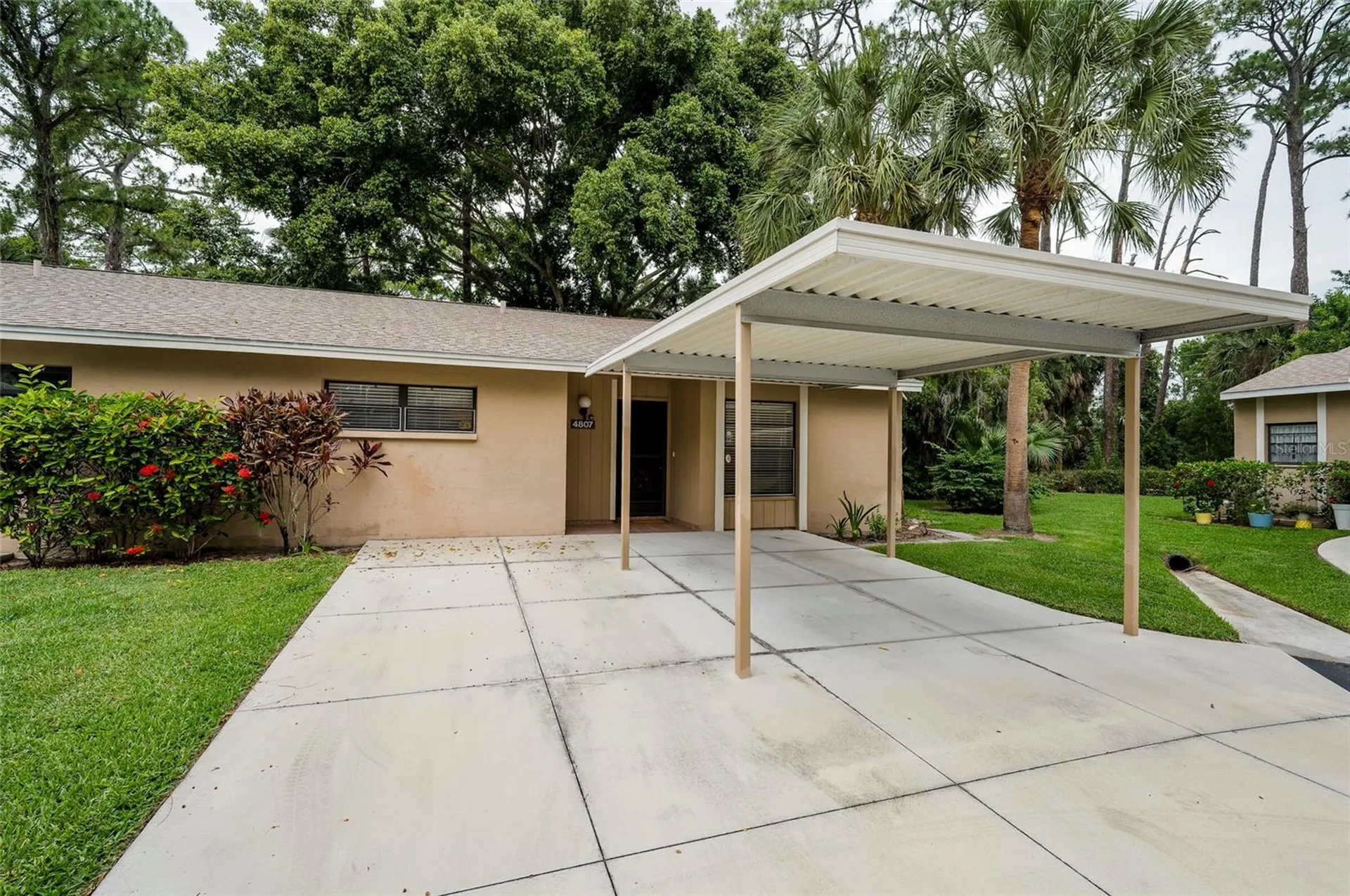 4807 Village Gardens Drive Sarasota FL 34234