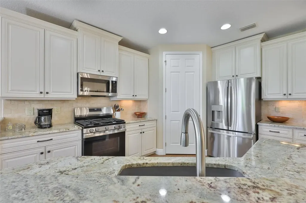 1440 Emerald Dunes Drive Sun City Center FL 33573