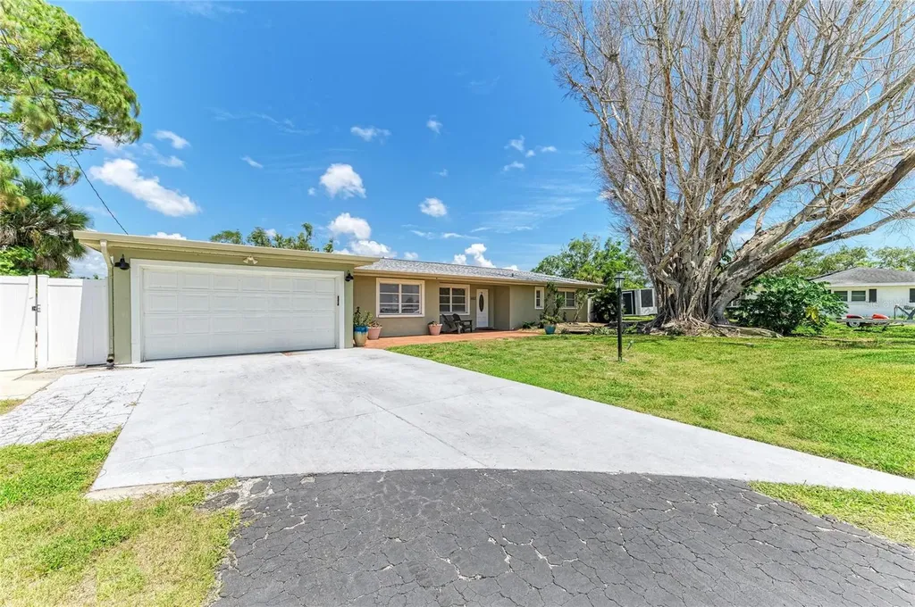 302 Dona Drive Nokomis FL 34275