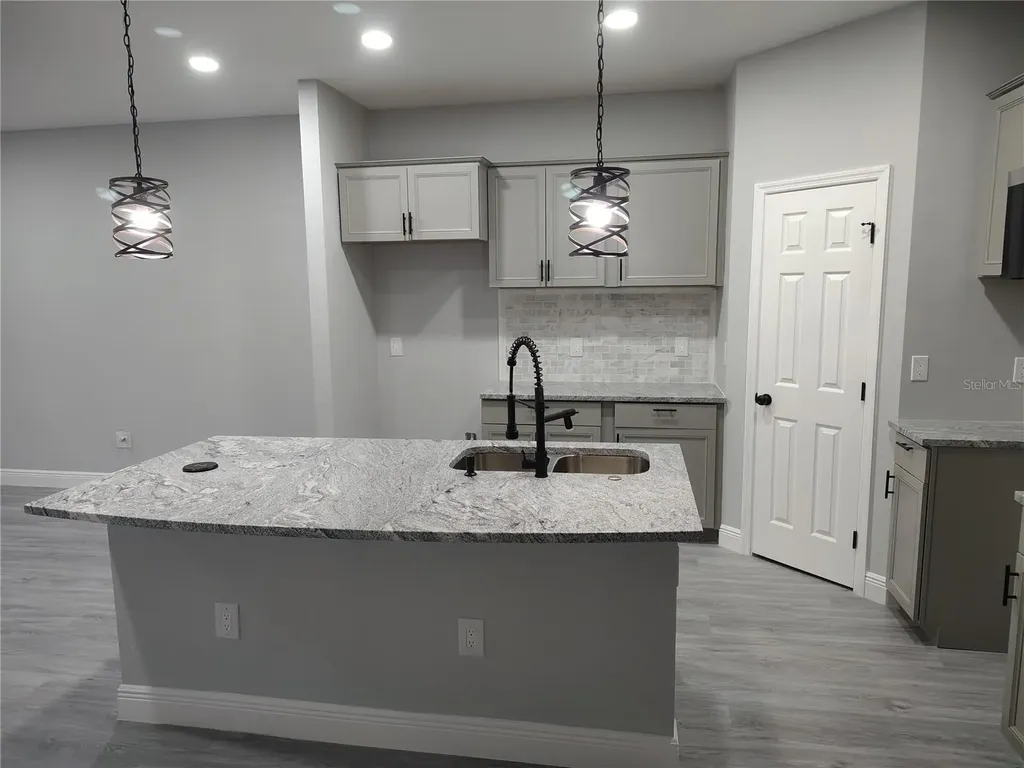 802 Marvin C Zanders Avenue Apopka FL 32703