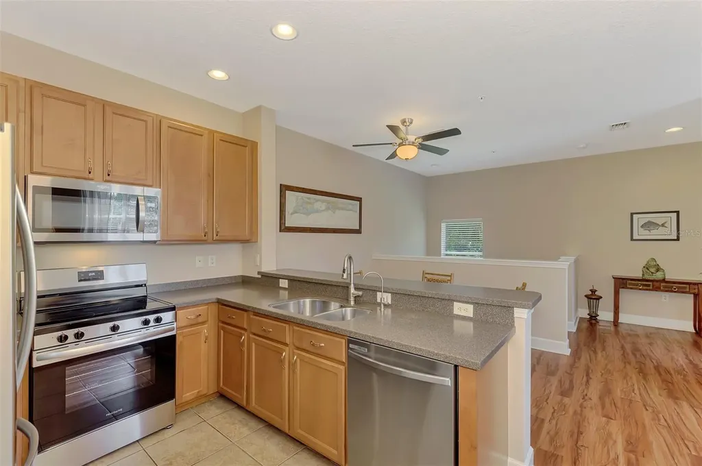 3627 Parkridge Circle Sarasota FL 34243