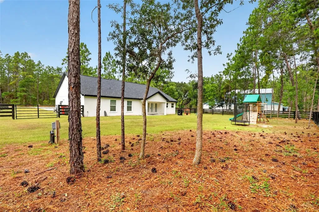 2058 County Road 243f Wildwood FL 34785