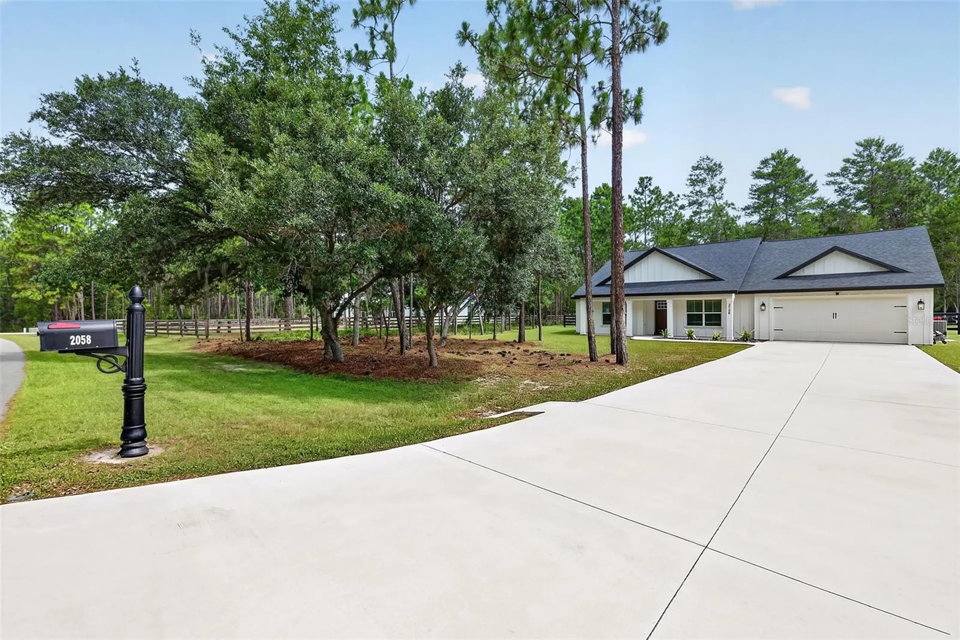 2058 County Road 243f Wildwood FL 34785