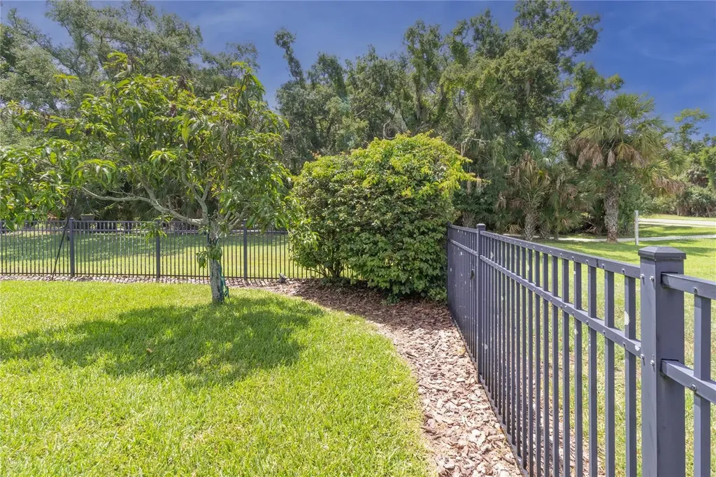 553 Chantilly Trail Bradenton FL 34212