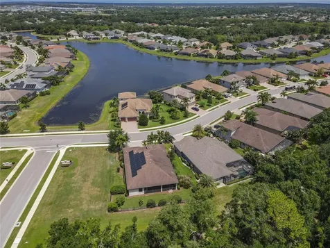 553 Chantilly Trail Bradenton FL 34212