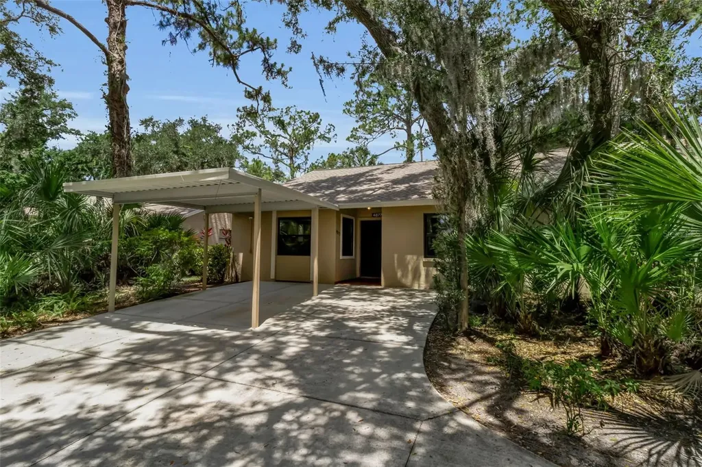 4877 Village Gardens Drive Sarasota FL 34234