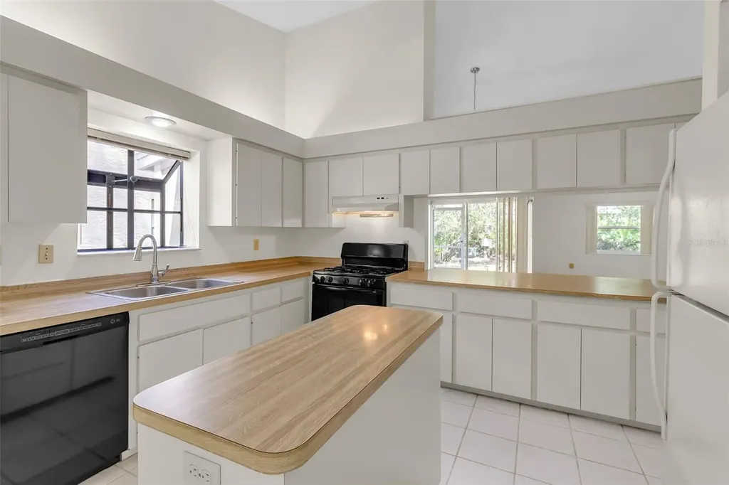 4877 Village Gardens Drive Sarasota FL 34234