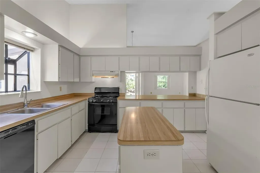 4877 Village Gardens Drive Sarasota FL 34234