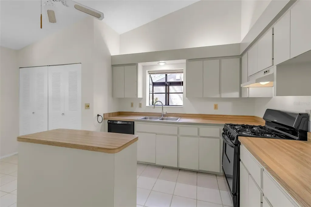 4877 Village Gardens Drive Sarasota FL 34234